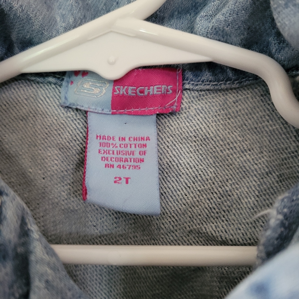 Skechers Blue Jean Jacket with Heart Floral Embroidery, Size 2T - Picture 3 of 7